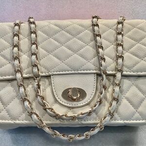 Vintage Faux Leather Quilted Handbag Gold Metal Chain Strap